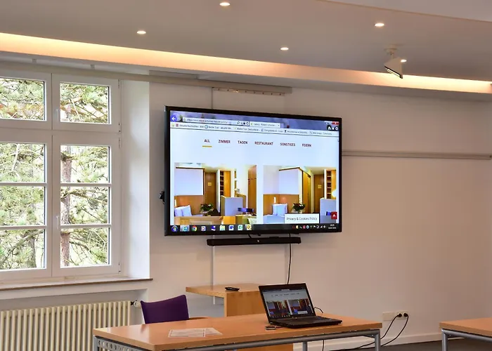 Отель Robert-schuman-haus 2*