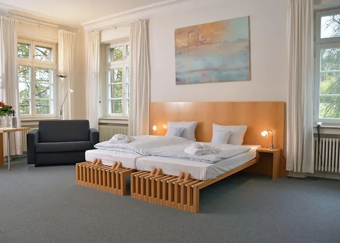 Robert-schuman-haus Отель