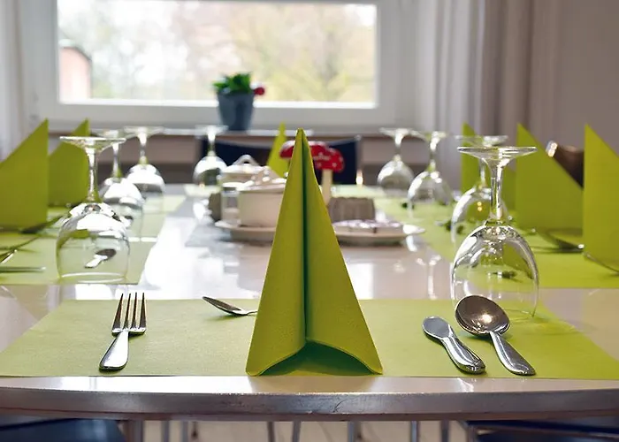 Robert-schuman-haus Отель Трир