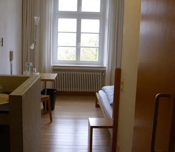 Robert-schuman-haus 2*