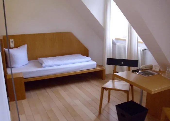 Robert-schuman-haus Отель 2*