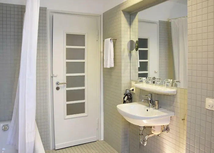 Hotel Robert-schuman-haus 2*